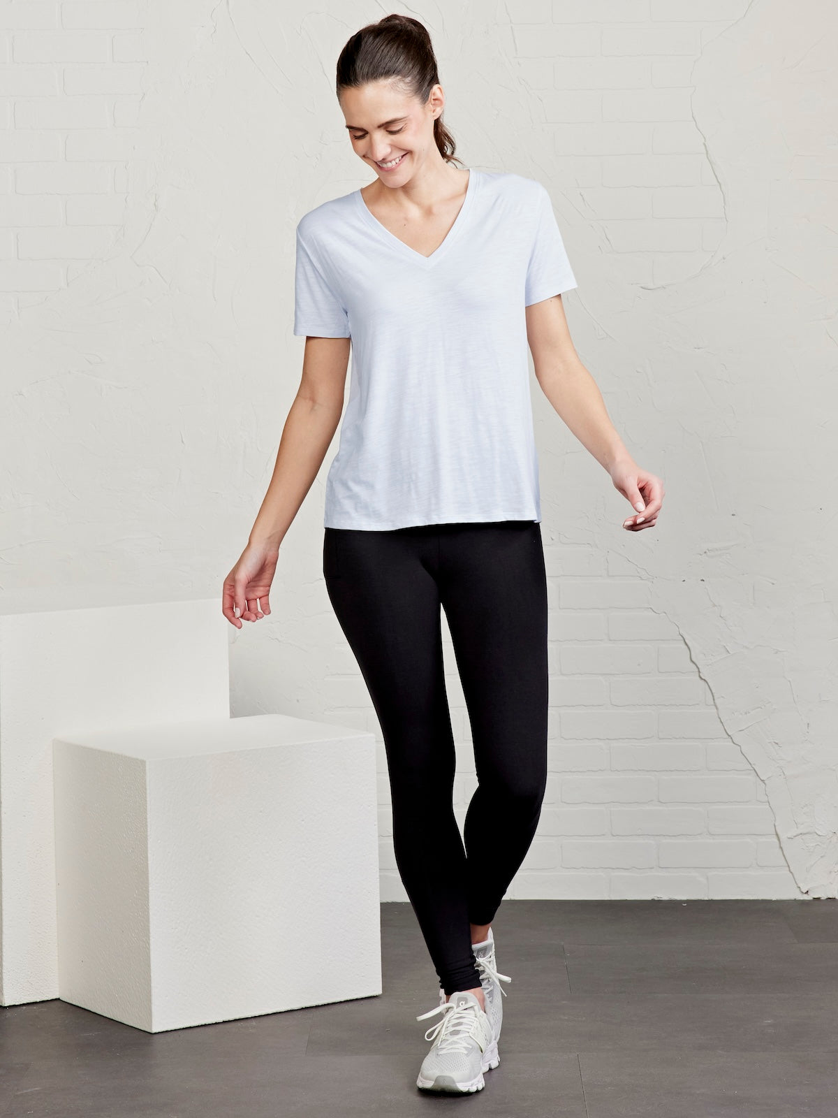 139-All_Day_V-Neck-Frost-TW883S-458_6575