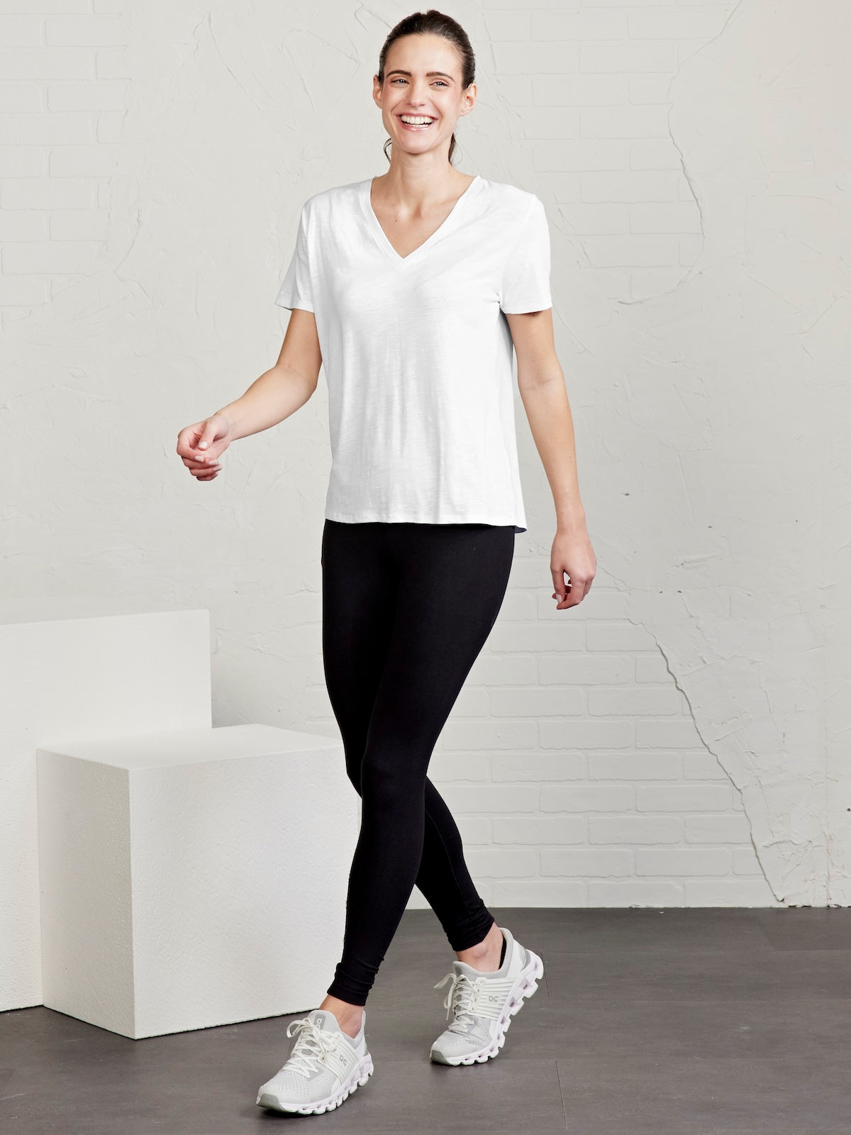 139-All_Day_V-Neck-Frost-TW883S-458_6583