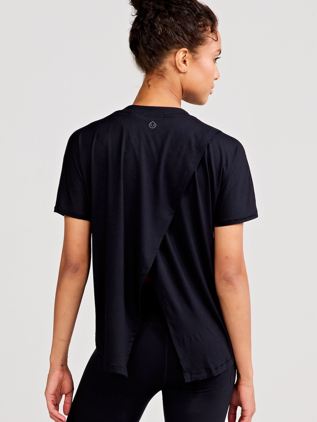 154-Uptown-Luxe-Cross-Back-T_Black_TW980-001_8296_1