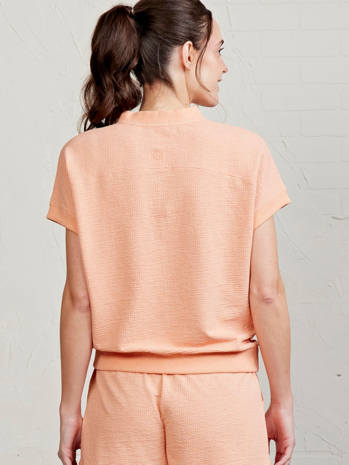 71-Villa_Knit_Seersucker_Henley-Sunrise_Heather-TW990H-834_3765